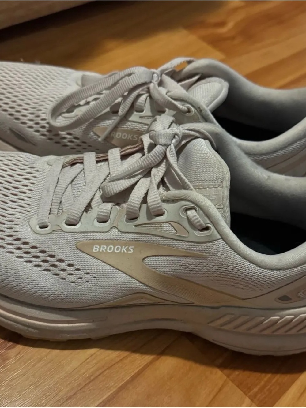 Brooks All Pink Guiderails